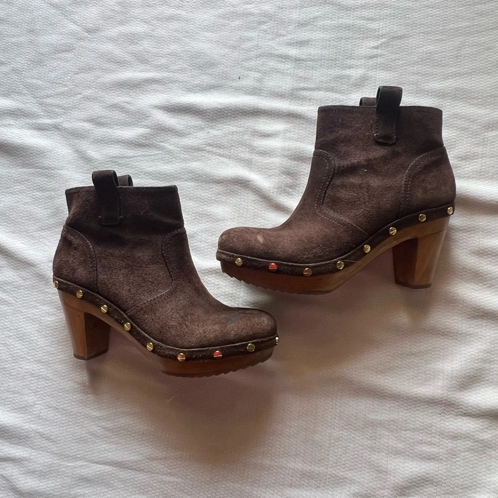 Tory Burch Brown Heeled Boots with Gold Accents‎